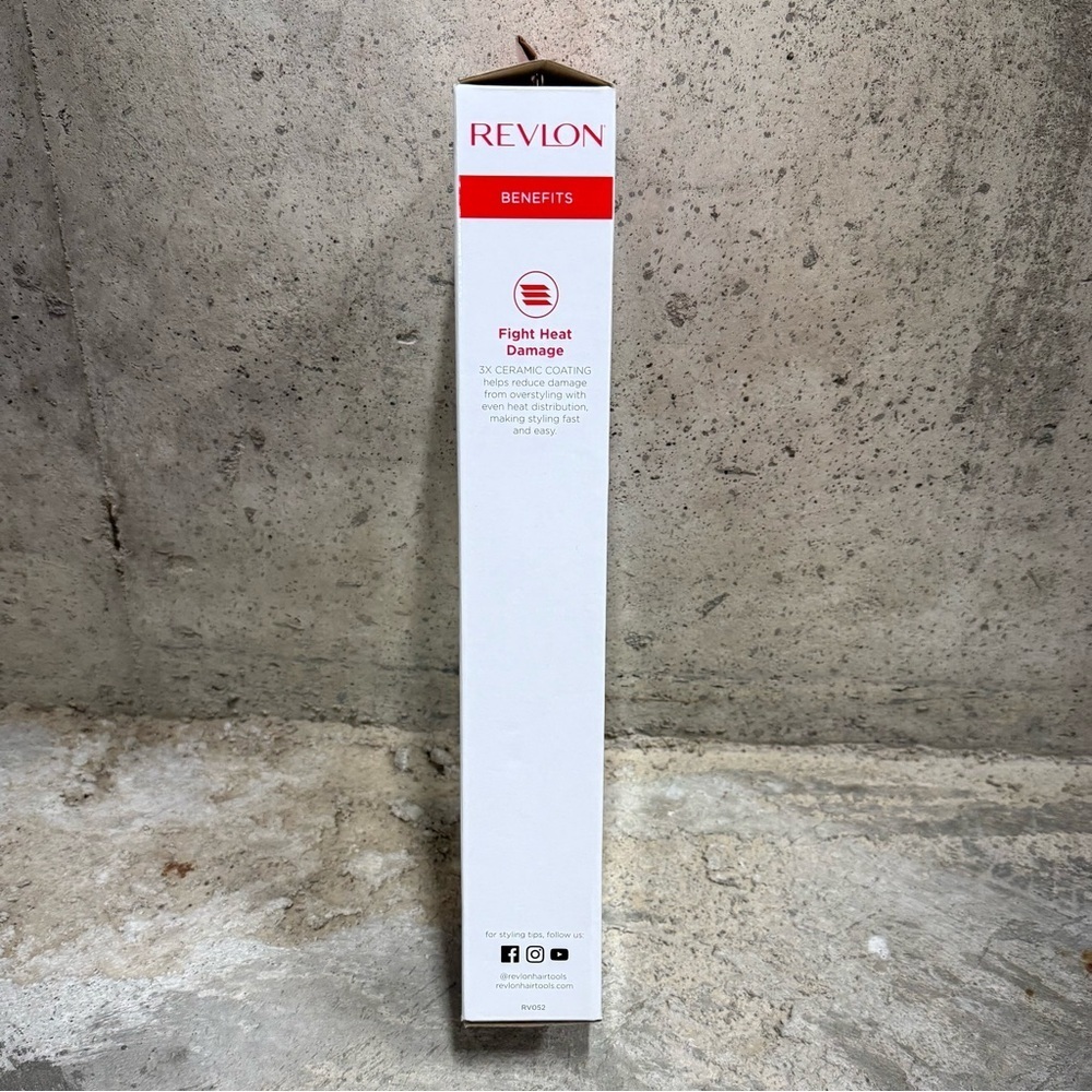 Revlon RV052 Heat Turning Curls 3/4” Ceramic Curling Iron NEW - Picture 4 of 5